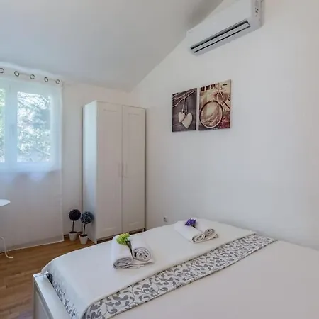 Sun House In The Centre דירה *