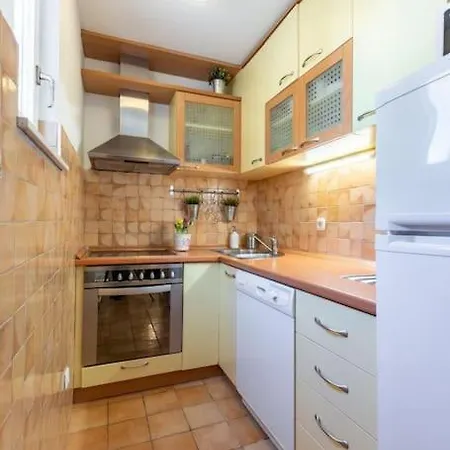 Sun House In The Centre Apartment Split