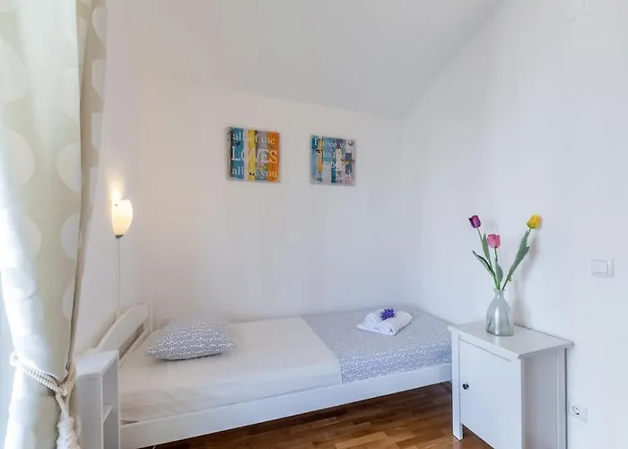 Sun House In The Centre Daire