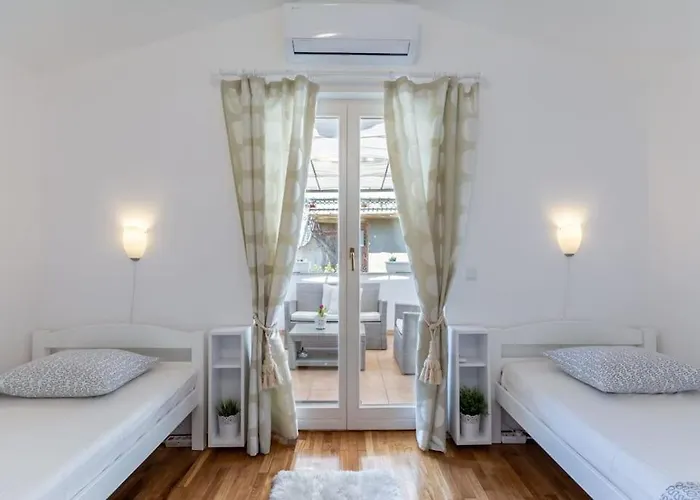 Daire Sun House In The Centre Split