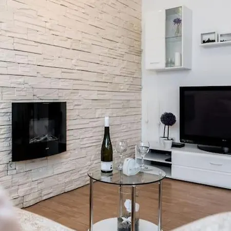 Sun House In The Centre Daire Split