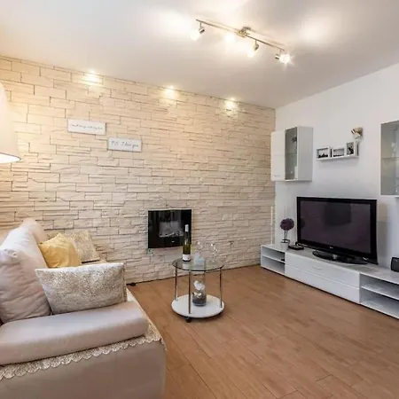 Sun House In The Centre Daire Split